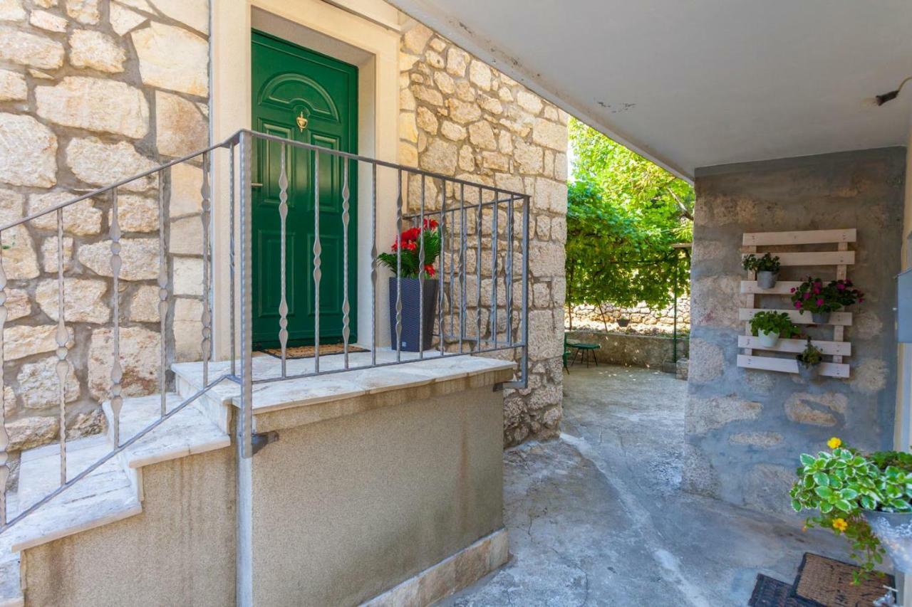 Villa Maja Tucepi Exterior photo